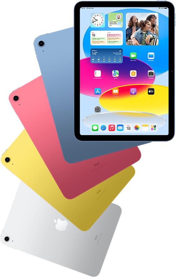 Ön yüzünde ana ekranı görülen bir iPad ve arkasında mavi, pembe, sarı ve gümüş renkli arkası dönük iPad’ler.